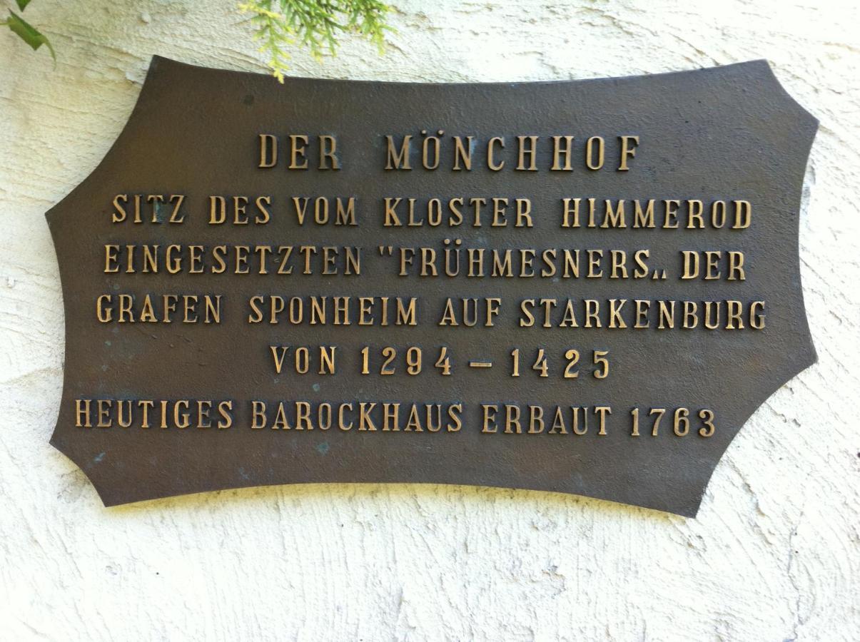 Ferienwohnung Weingut Villa Huesgen Am Moenchhof Трабен-Трарбах Екстериор снимка