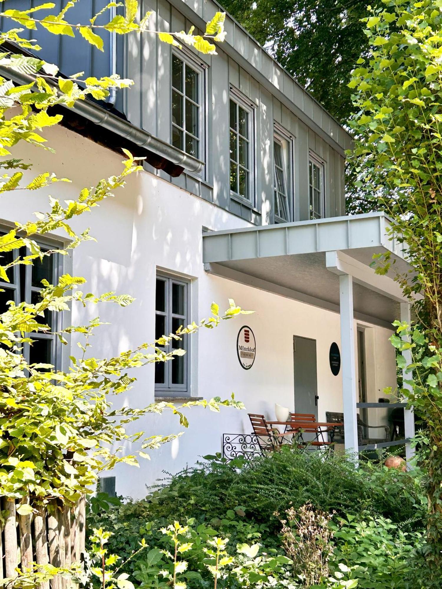 Ferienwohnung Weingut Villa Huesgen Am Moenchhof Трабен-Трарбах Екстериор снимка